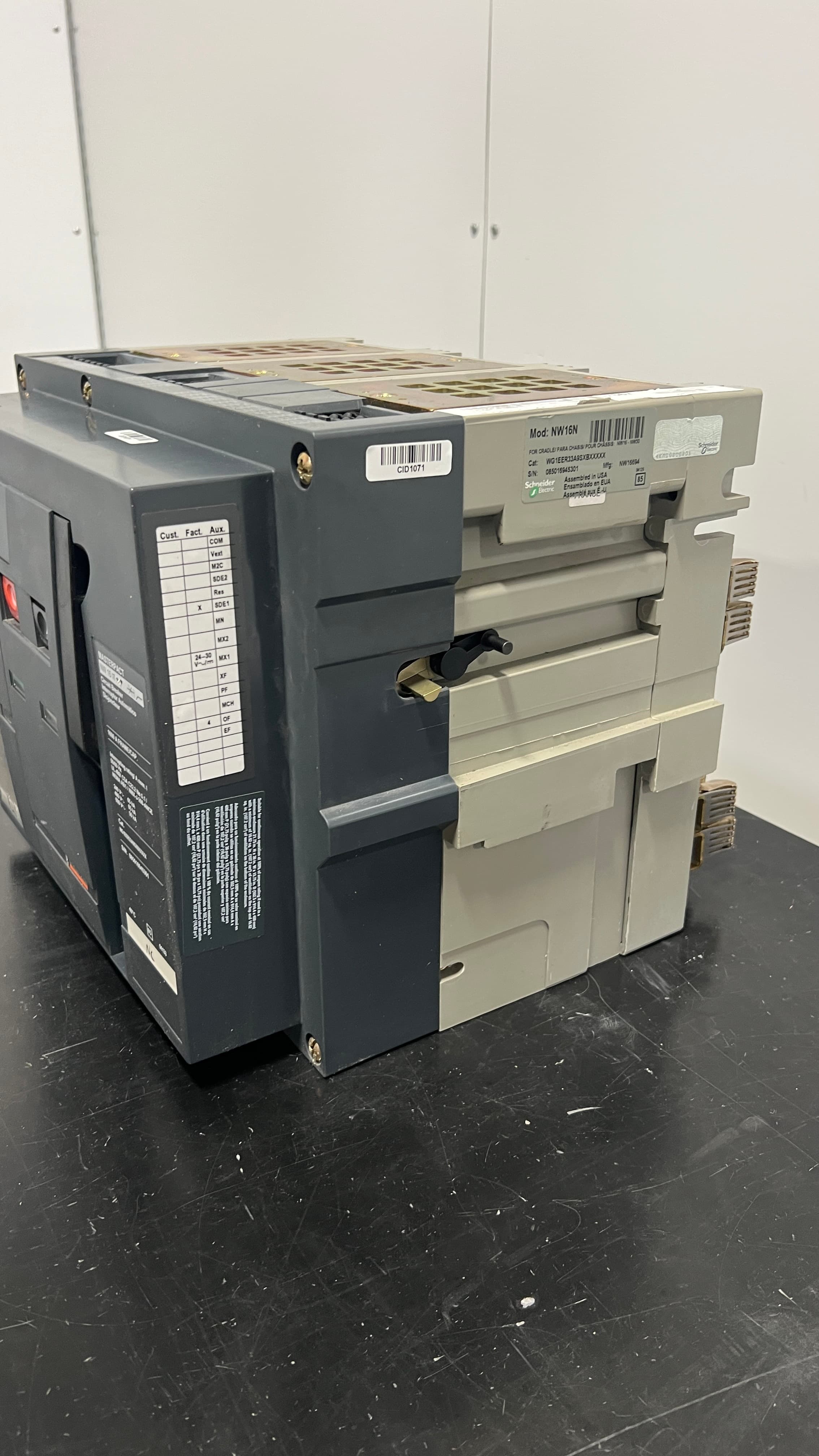 Schneider Electric Squard D Masterpact NW16N 1600A, 600V, 3 Pole Circuit Breaker