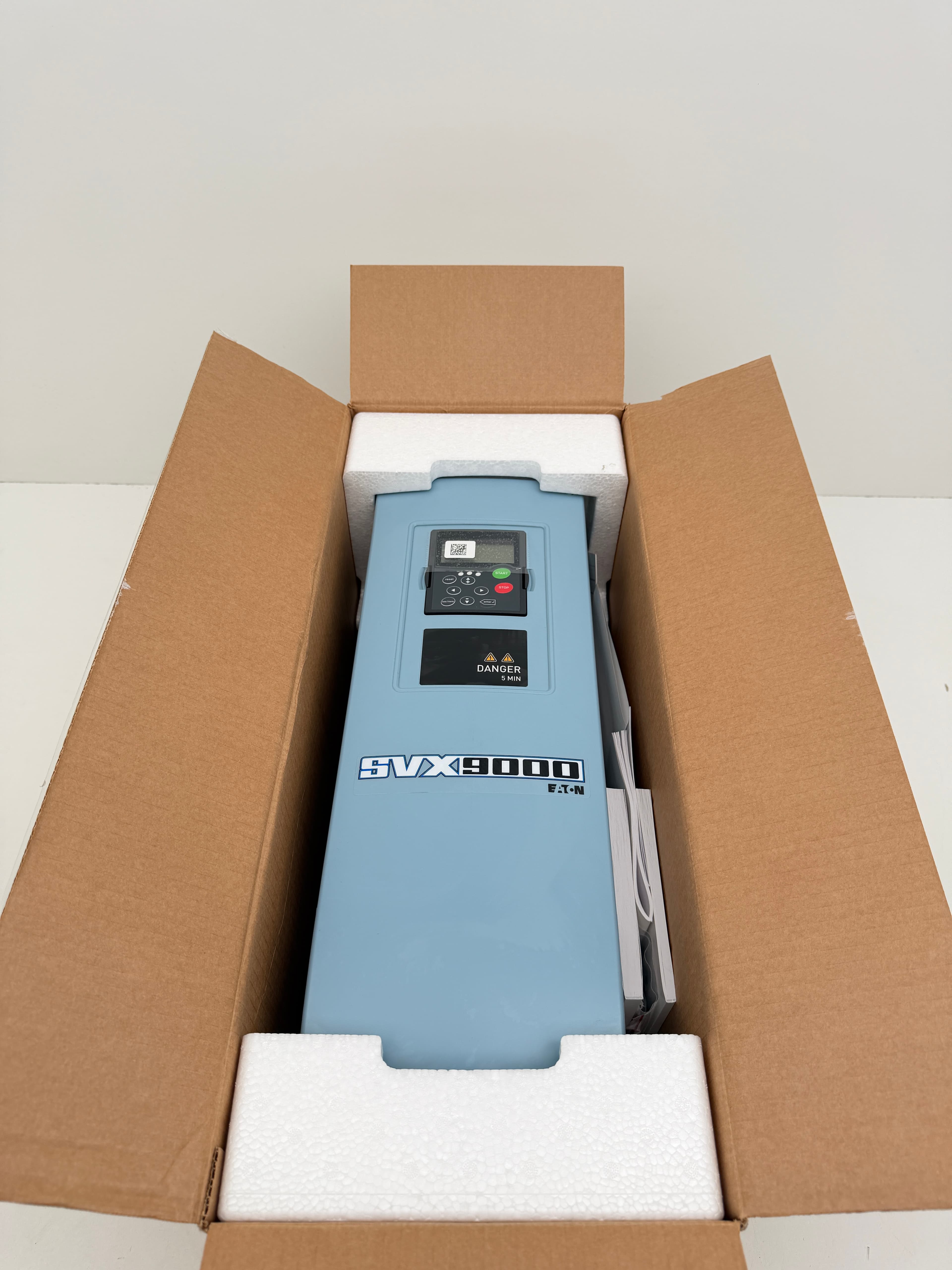 Eaton SVX030A1-4A1B2 SVX9000 Variable Frequency Drive, 30HP, 480V, FR6, 3PH