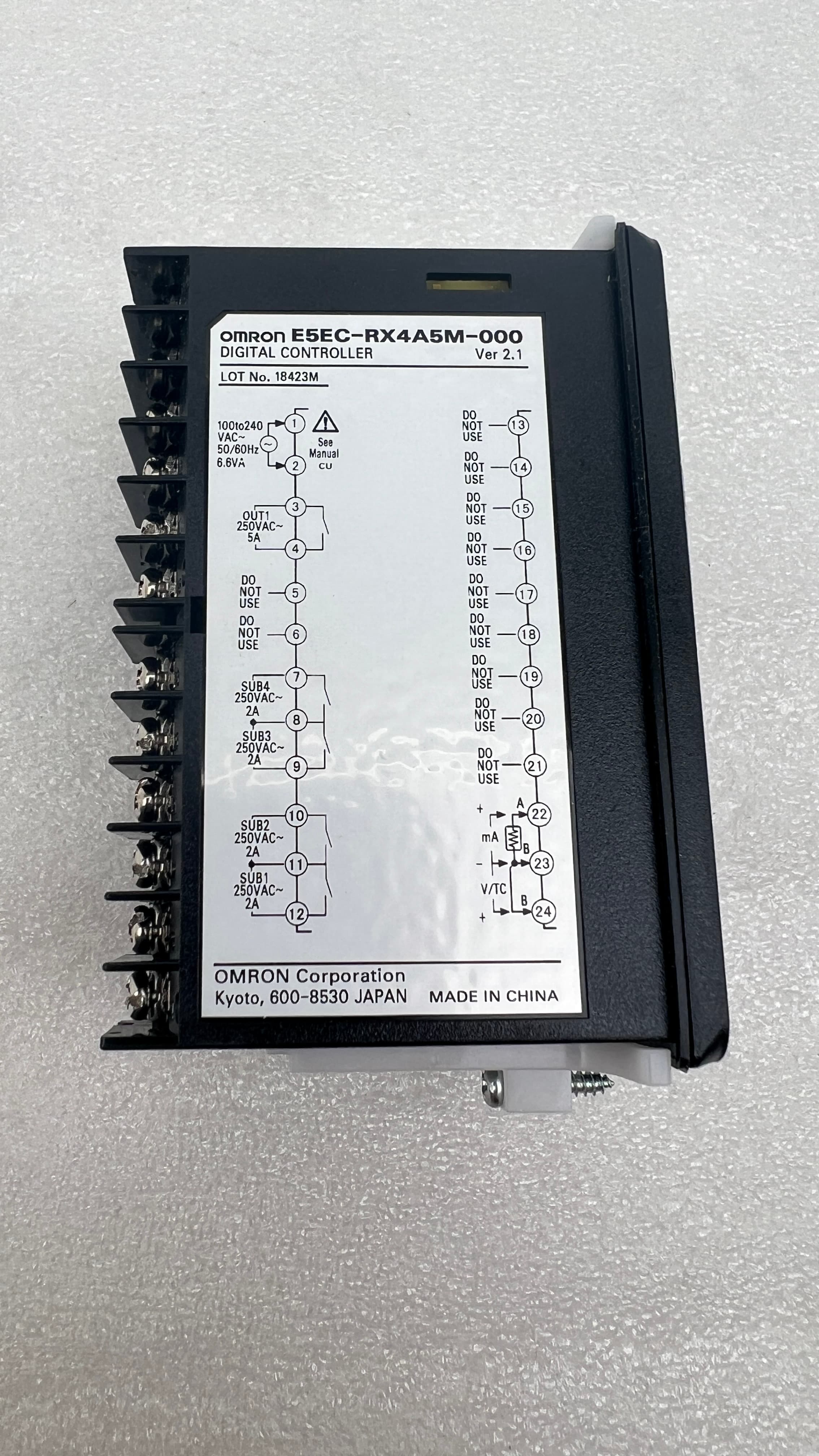 Omron E5EC-RX4A5M Digital Temperture Controller