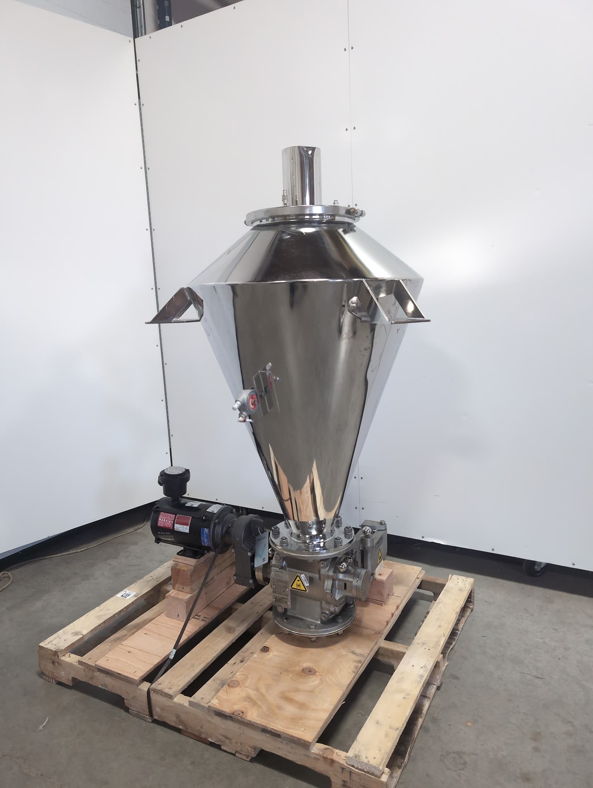 Coperion K-tron ZRD-150.1-SS-HYG W/DR Rotary Valve w/ feed hopper, 7.1 FT.
