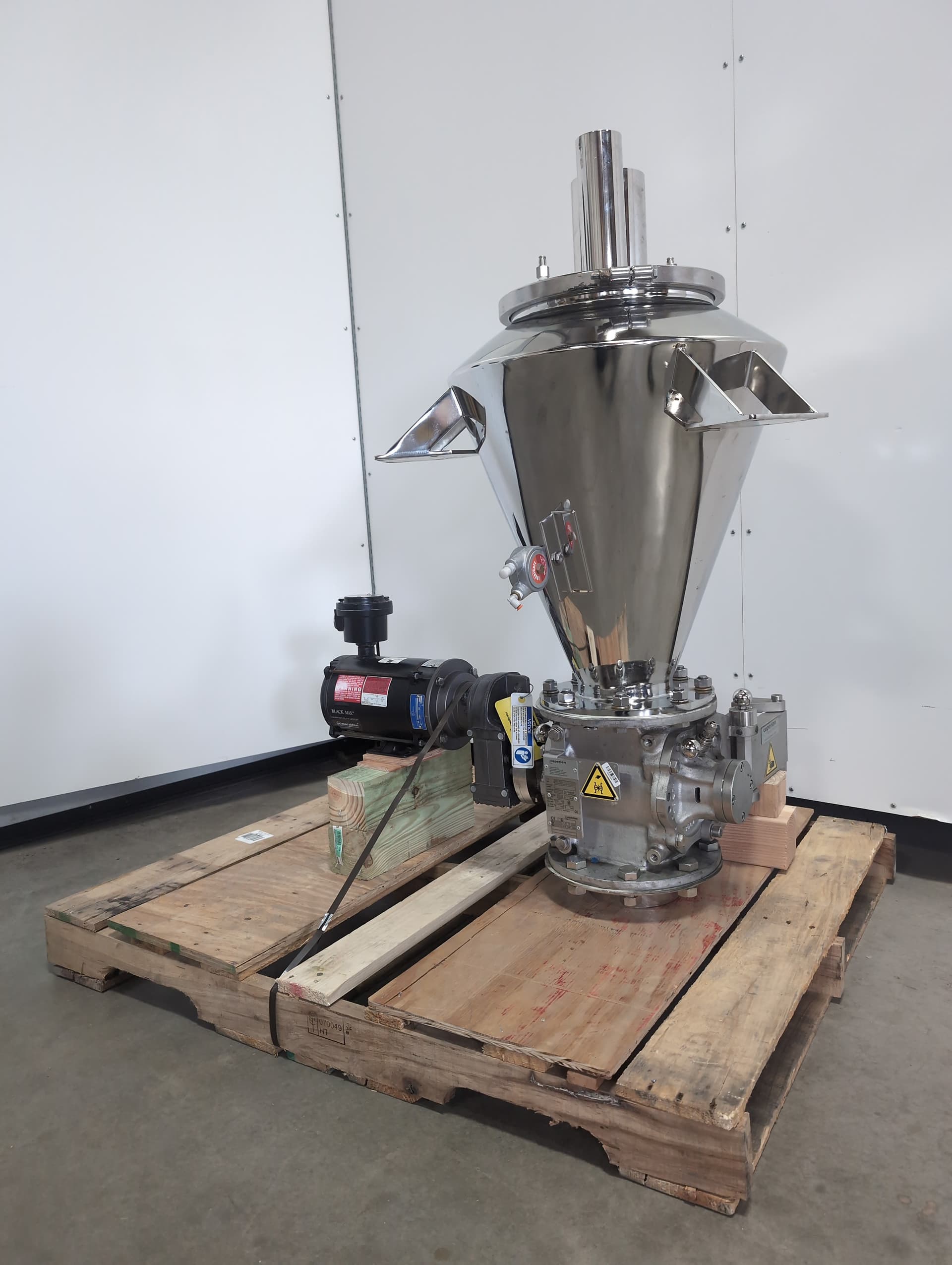 Coperion K-tron ZRD-150.1-SS-HYG W/DR Rotary Valve w/ feed hopper, 3 FT.