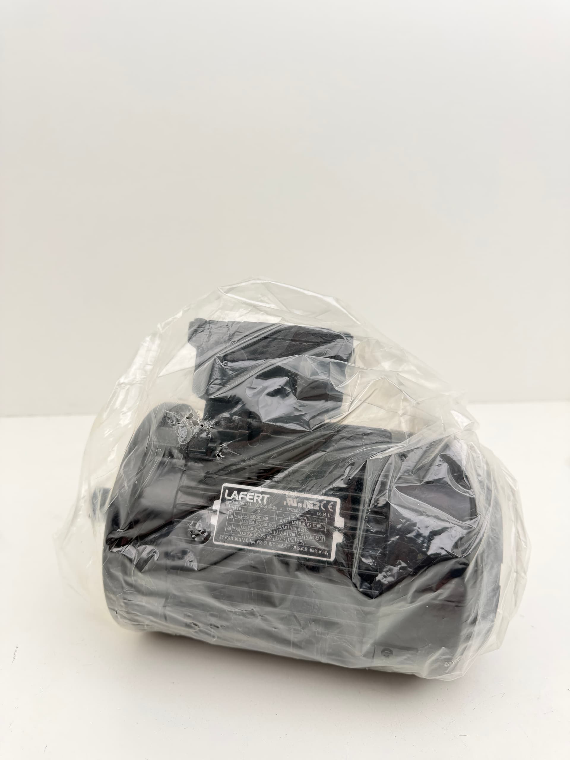 Oerlikon Leybold Vacuum E6506939 Electric Motor for Leybold D16-D25