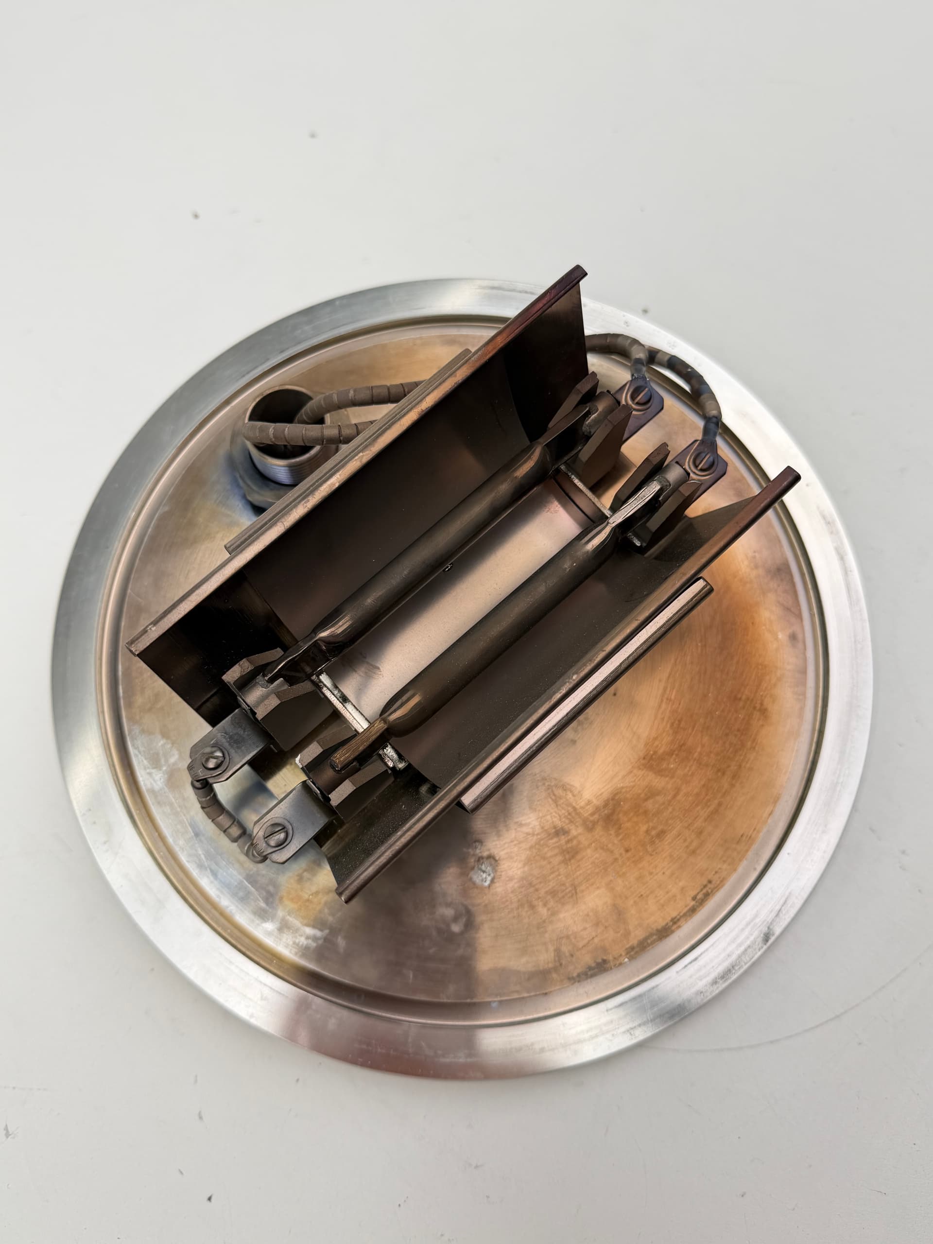 Substrate Heater, Flange mounted ISO-K200mm twin 500 watt 120v hologen lamps w/