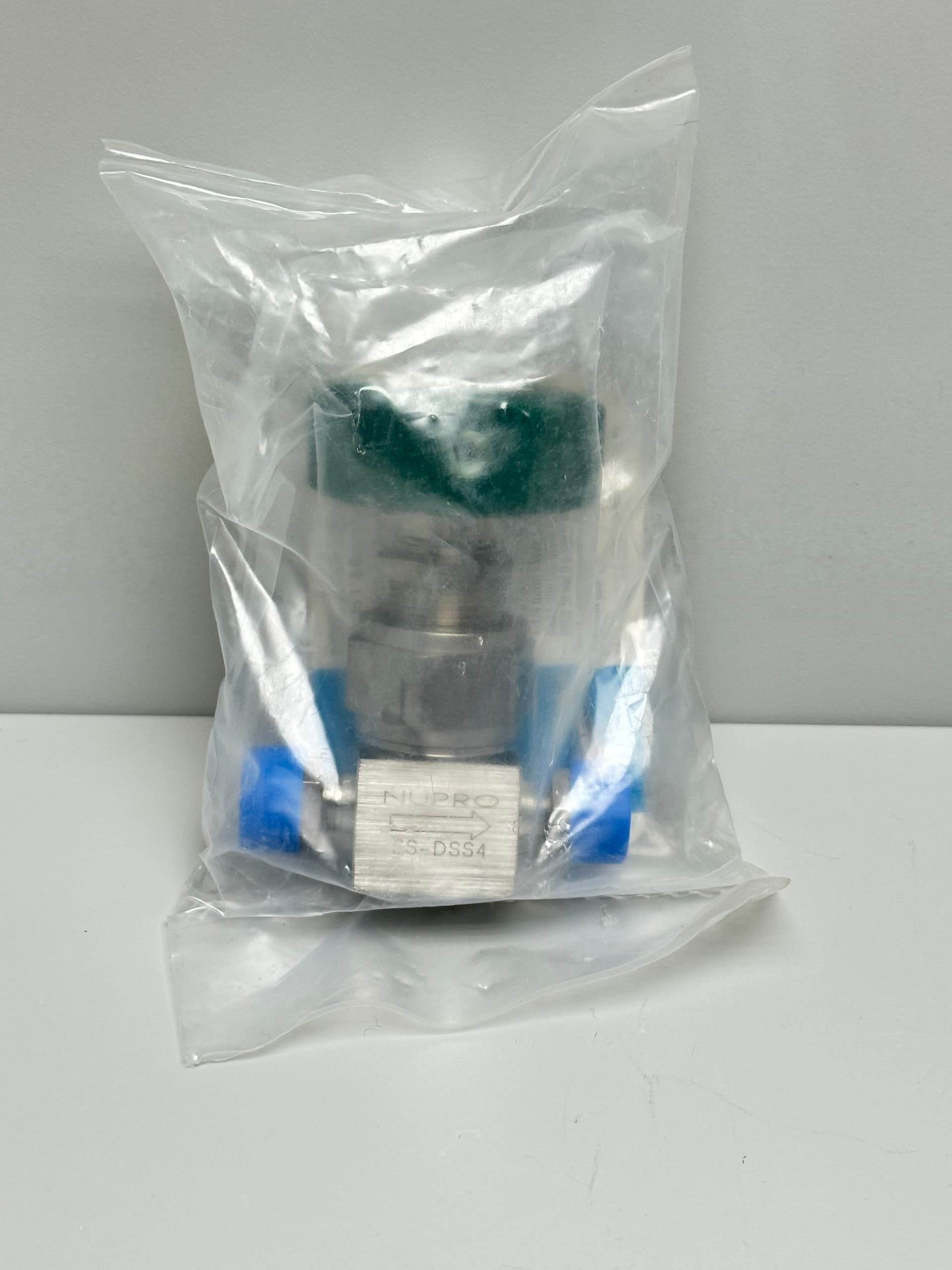 Nupro SS-DSS4 High Pressure Diaphragm Sealed Valve, 1/4" Swagelok Tube Fitting
