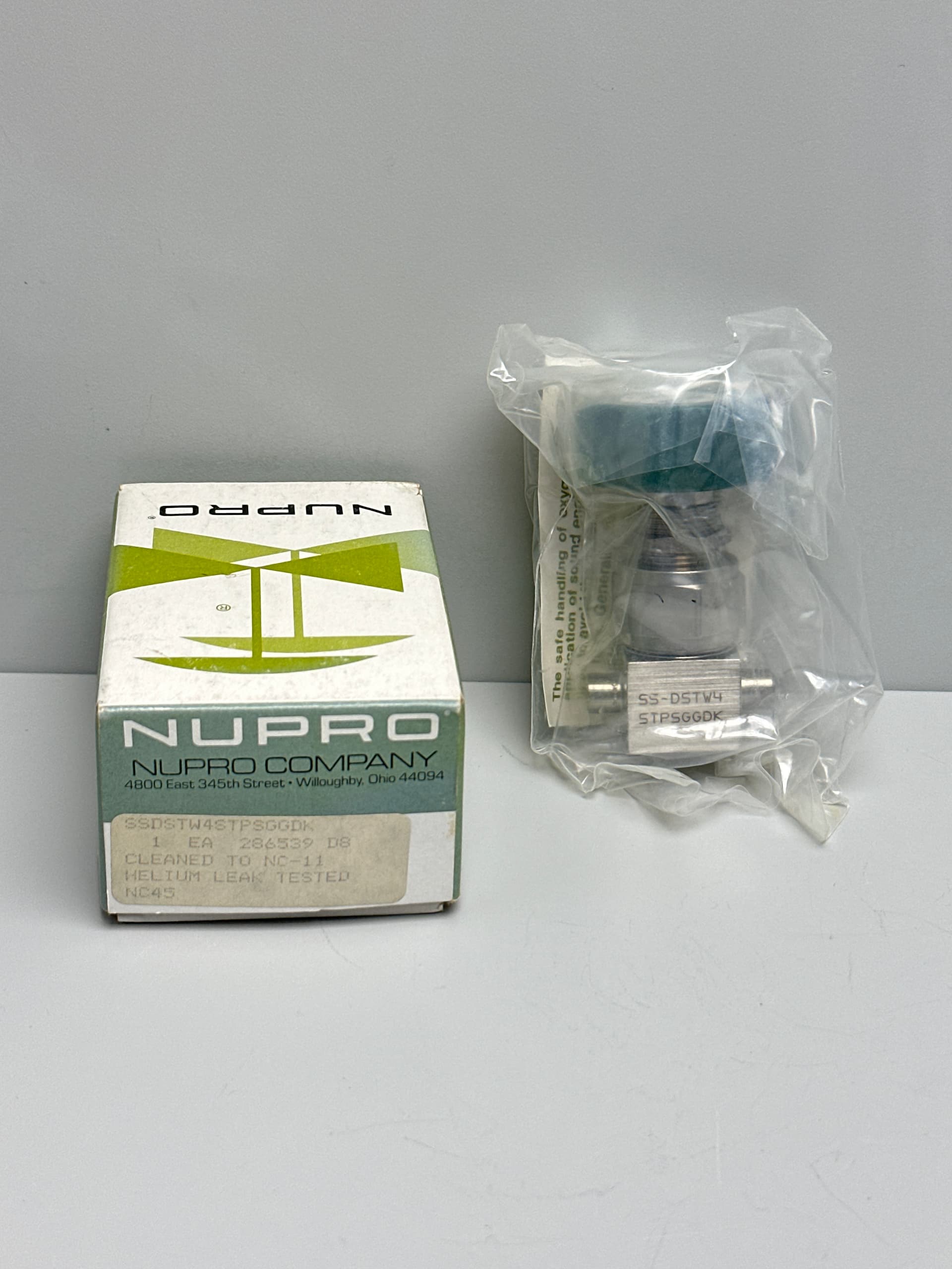 Nupro SS-DSTW4 STPSGGDK Diaphragm Sealed Valve, 316L SS, Weld